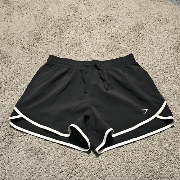 Gymshark Pants - NWOT - Gymshark woman’s Black Athletic Shorts size small